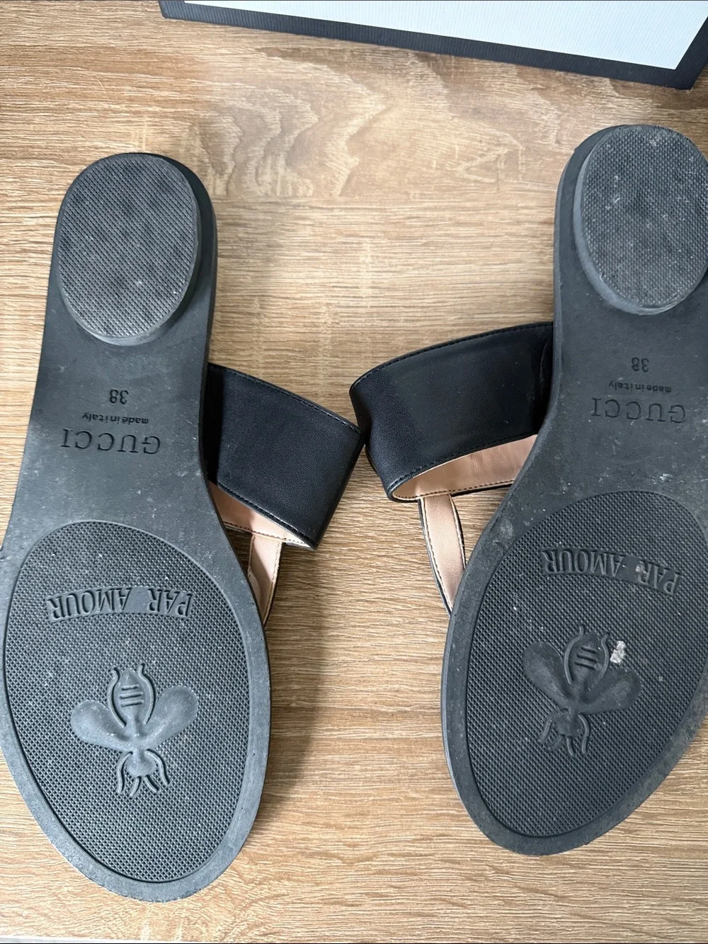 Gucci Black Leather Women’s Sz 38 GG Logo Thong Sandals
